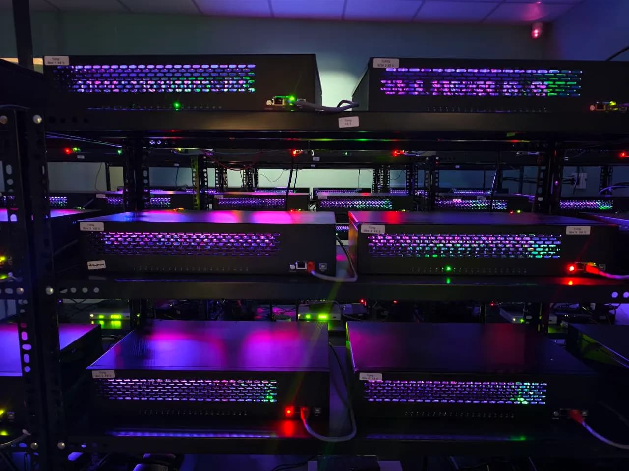 Inside XCloudPhone Servers: Real ARM Phones 