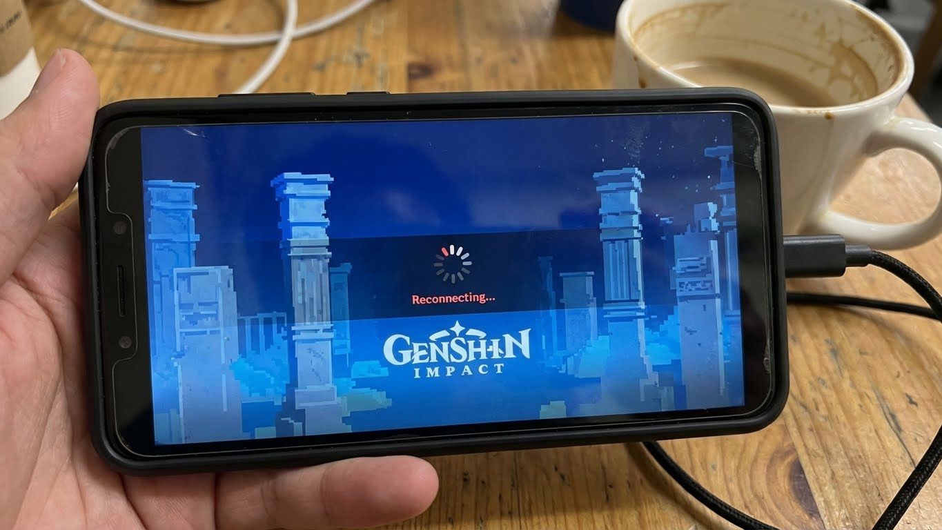 Low-end phone often lagging, unable to play games